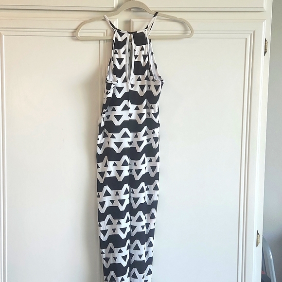 Imagination Maxi Dress - Picture 4 of 12